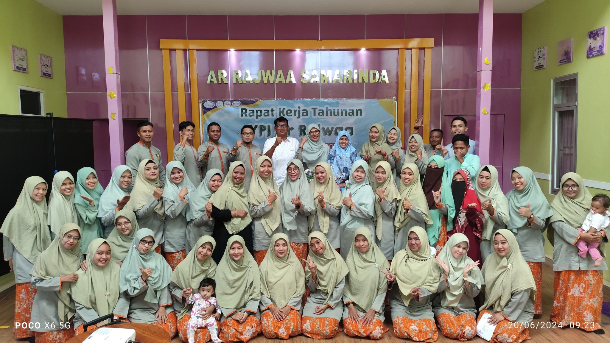 Guru-guru Yayasan Ar-Rajwaa